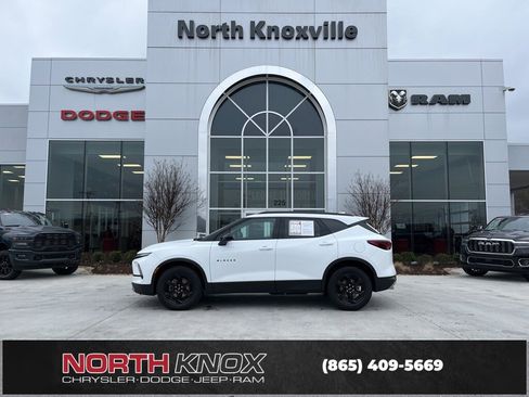 Used 2024 Chevrolet Blazer LT image 2