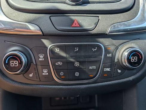 Used 2020 Chevrolet Equinox LT AWD/4WD image 26