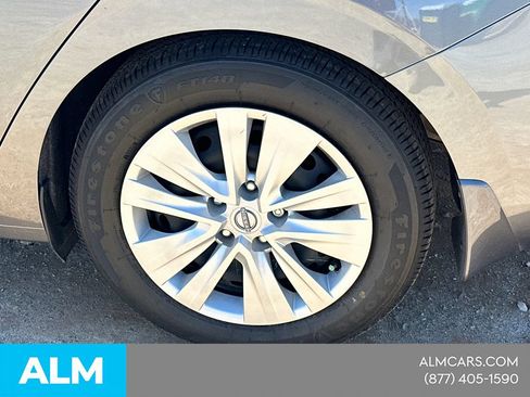 Used 2025 Nissan Sentra S FWD image 22