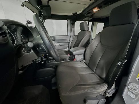 Used 2016 Jeep Wrangler Unlimited Sport w/ Max Tow Package AWD/4WD image 12
