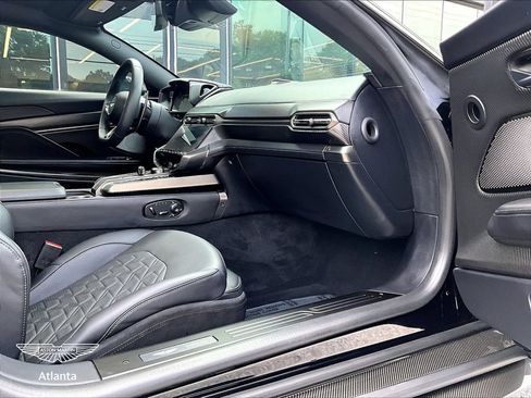 Used 2025 Aston Martin Vanquish RWD image 14