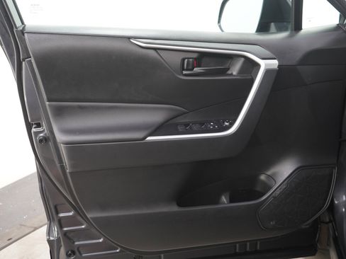 Used 2023 Toyota RAV4 LE AWD/4WD image 20