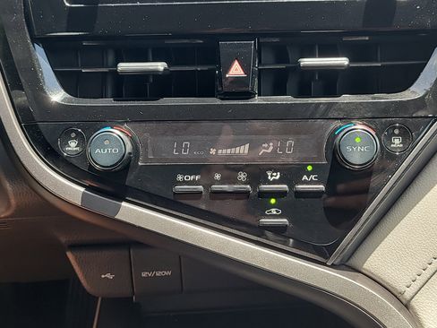 Used 2022 Toyota Camry LE FWD image 23
