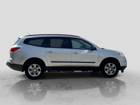 Used 2012 Chevrolet Traverse LS FWD image 7