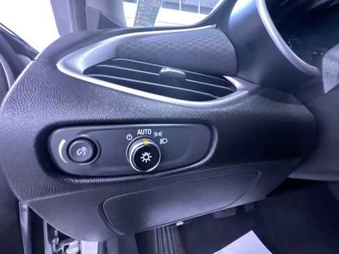 Used 2022 Chevrolet Malibu LT FWD image 16