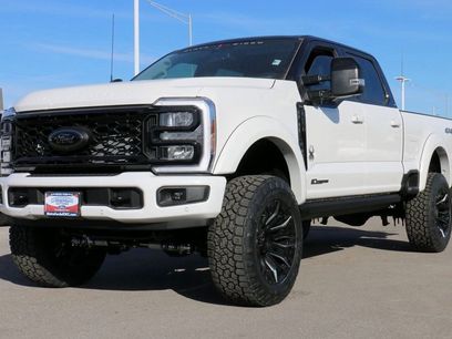 New 2026 Ford F250 Lariat w/ Black Appearance Package