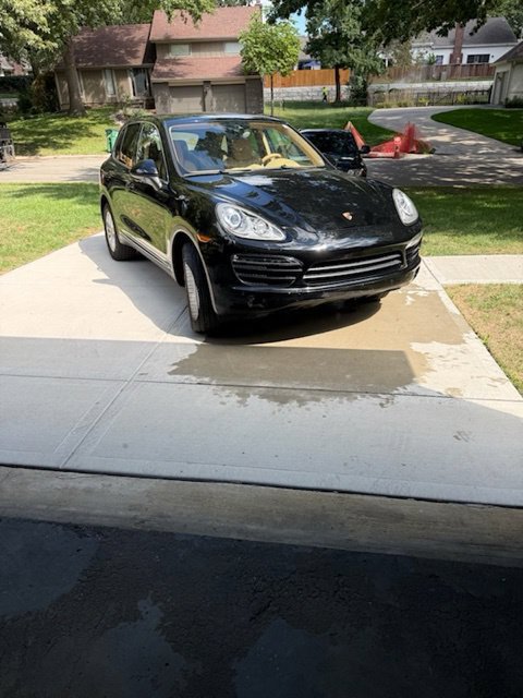 Used 2014 Porsche Cayenne Platinum Edition AWD/4WD image 3