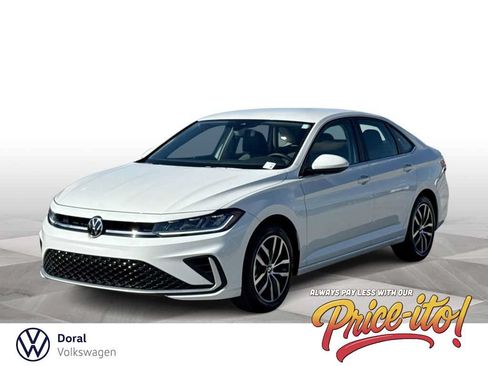 Used 2025 Volkswagen Jetta SE FWD image 1