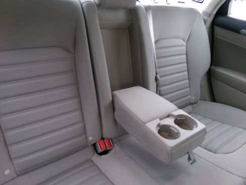 Used 2018 Ford Fusion SE image 32