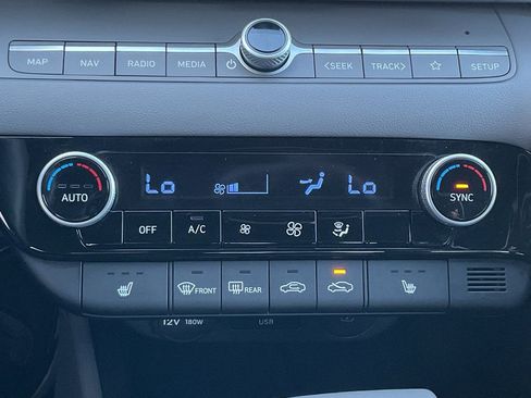 Used 2025 Hyundai Elantra SEL image 33