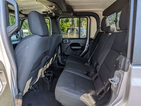 Used 2020 Jeep Gladiator Sport w/ Quick Order Package 24S AWD/4WD image 15