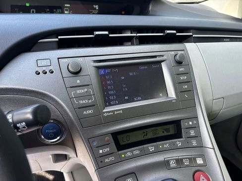 Used 2015 Toyota Prius Three FWD image 13