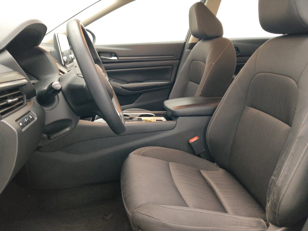 Used 2024 Nissan Altima 2.5 SV FWD image 17