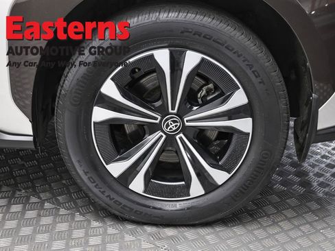 Used 2023 Toyota bZ4X XLE w/ Weather Package image 8