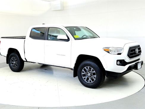 Used 2023 Toyota Tacoma SR5 AWD/4WD image 7