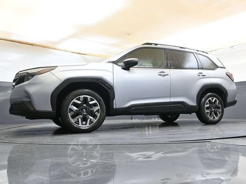 Used 2025 Subaru Forester Premium AWD/4WD image 39