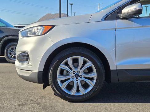 Used 2019 Ford Edge Titanium FWD image 9