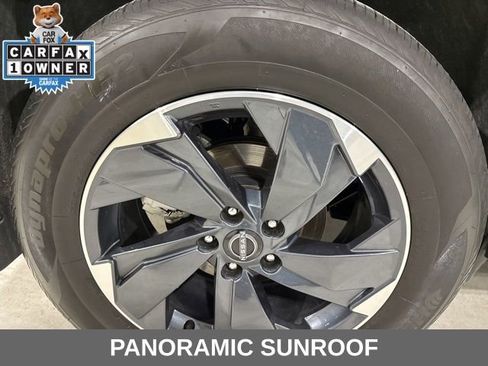 Used 2024 Nissan Rogue SV w/ SV Premium Package image 9