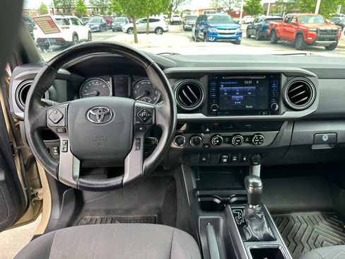 Used 2018 Toyota Tacoma TRD Sport AWD/4WD image 26