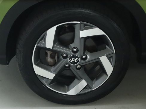 Used 2023 Hyundai Venue SEL FWD image 40