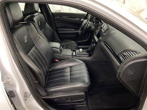 Used 2019 Chrysler 300 S image 20