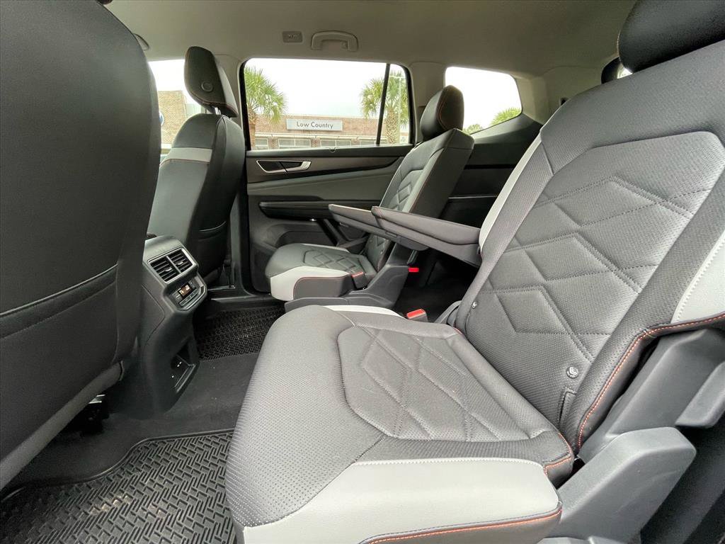 New 2026 Volkswagen Atlas Peak Edition AWD/4WD image 4