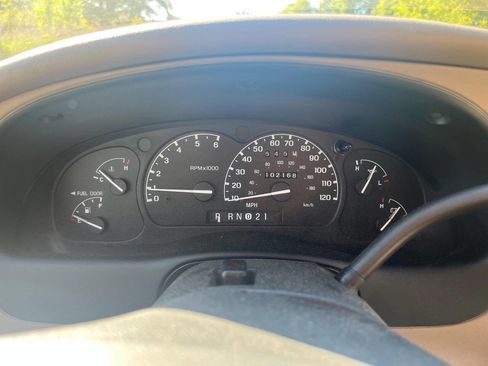 Used 2000 Ford Explorer XLS image 8