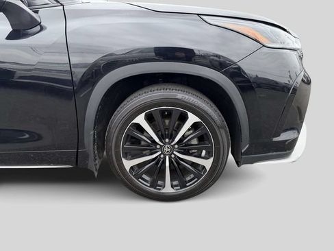 Used 2021 Toyota Highlander XSE AWD/4WD image 7