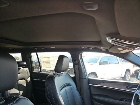 New 2026 Jeep Grand Cherokee L Limited w/ Limited Altitude Package AWD/4WD image 13