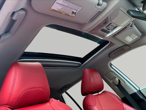 Certified 2022 Toyota RAV4 XLE w/ Convenience Package AWD/4WD image 14