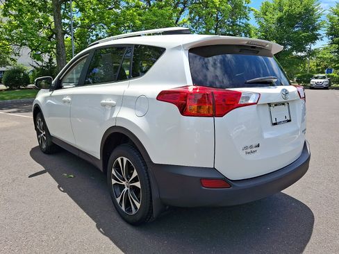 Used 2015 Toyota RAV4 Limited w/ Technology Package AWD/4WD image 4