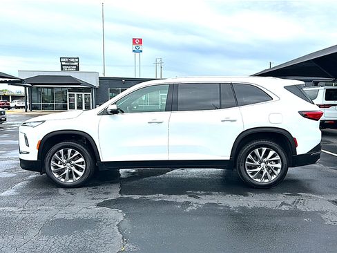 Used 2026 Buick Enclave Preferred FWD image 5