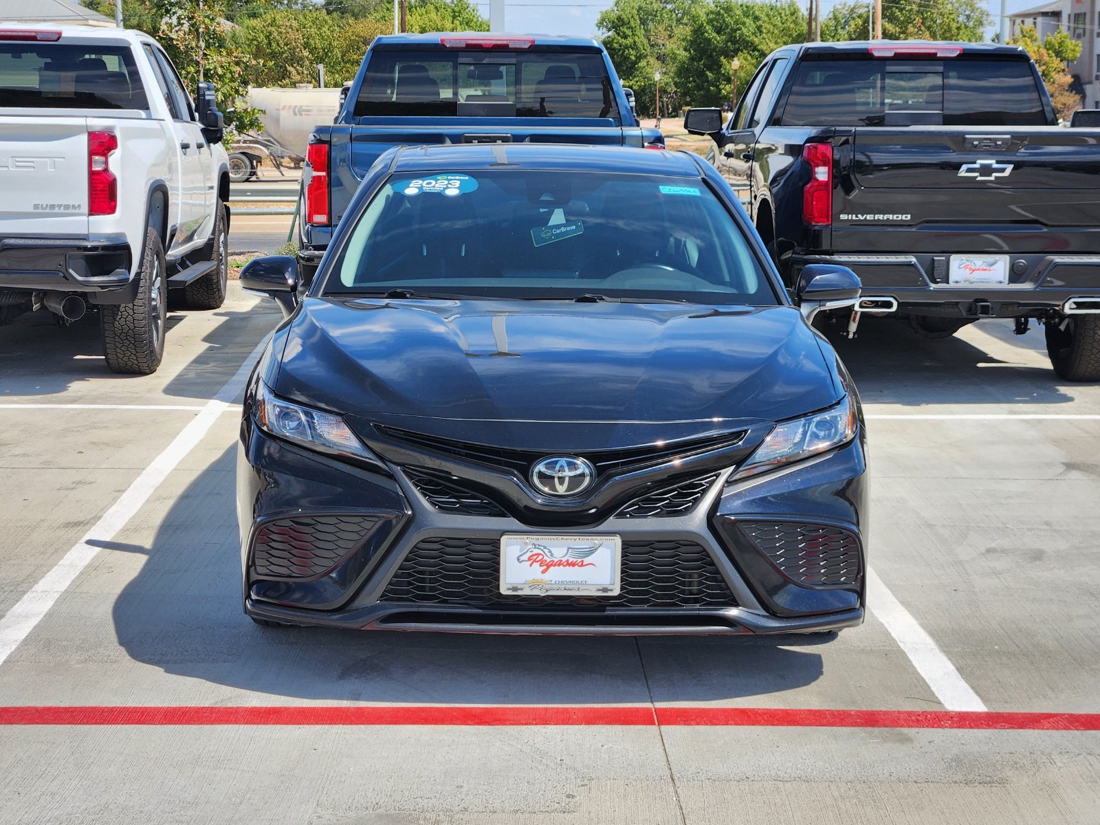 Used 2023 Toyota Camry SE w/ Cold Weather Package FWD image 7