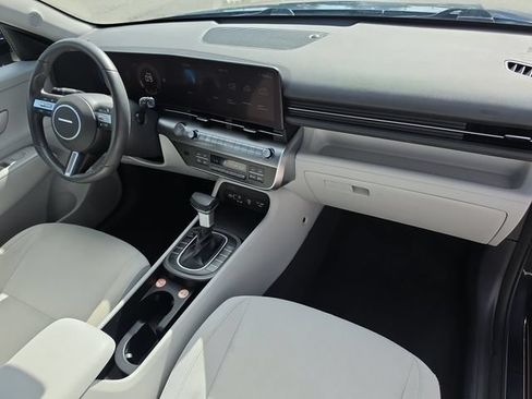 Used 2025 Hyundai Kona SEL FWD image 11