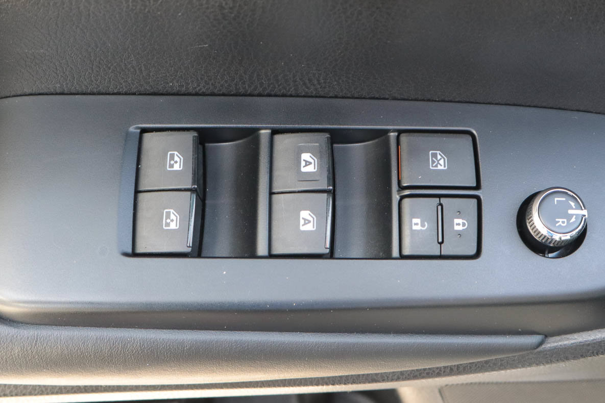 Used 2019 Toyota Highlander XLE AWD/4WD image 16
