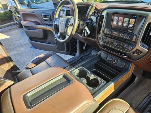 Used 2015 Chevrolet Silverado 3500 High Country w/ Duramax Plus Package image 21