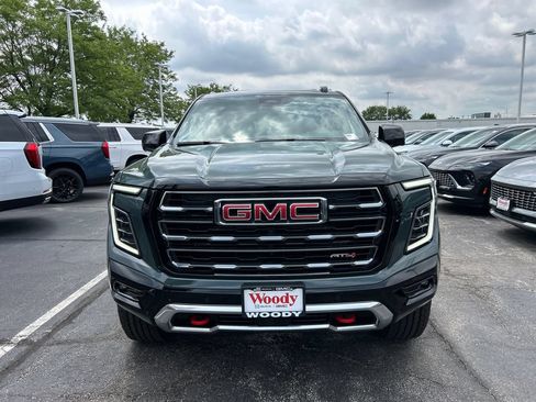 New 2026 GMC Yukon XL AT4 AWD/4WD image 4