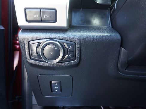 Used 2016 Ford F150 Platinum w/ Technology Package RWD image 31