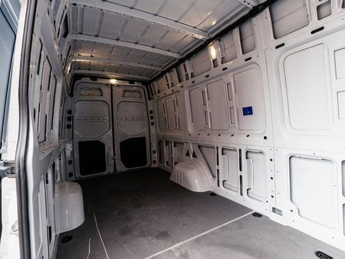 Used 2025 Mercedes-Benz Sprinter 2500 image 27