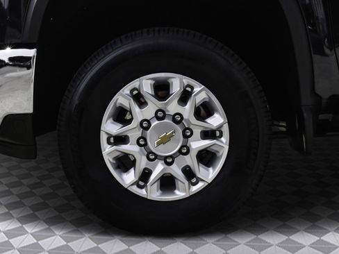 Used 2024 Chevrolet Silverado 3500 LTZ image 29