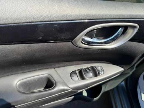 Used 2019 Nissan Sentra SV FWD image 27