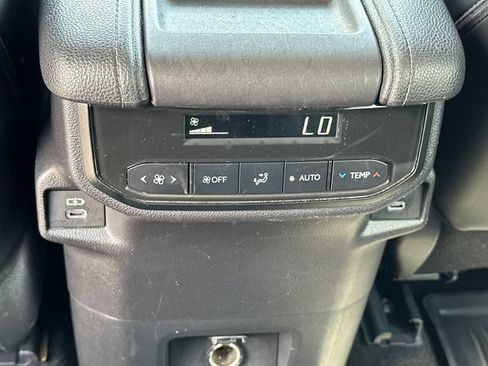 Used 2024 Toyota Grand Highlander AWD image 14