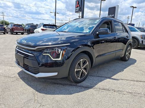 Used 2023 Kia Niro EX FWD image 3