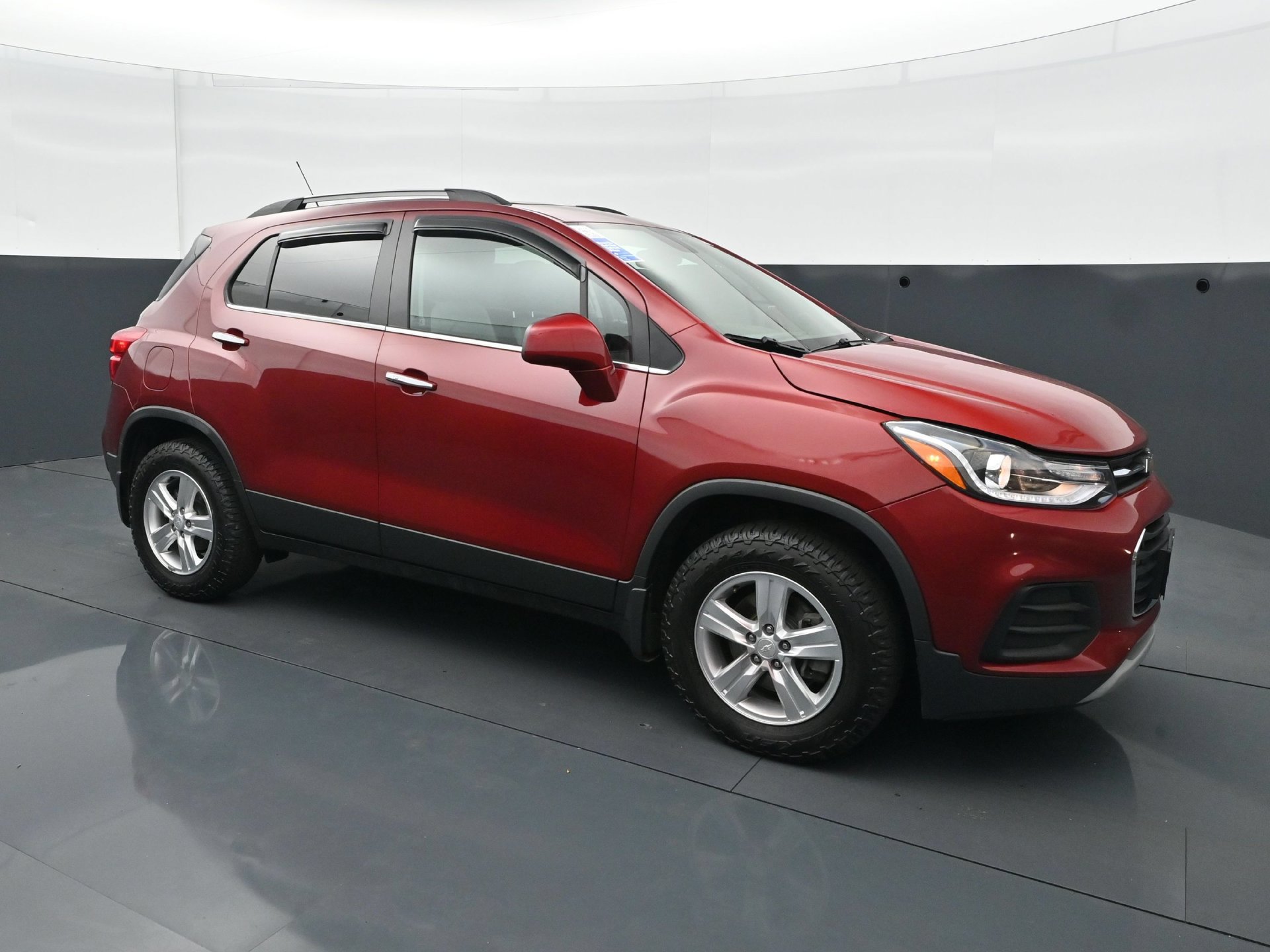 Used 2019 Chevrolet Trax LT w/ Sun & Sound Package AWD/4WD image 8