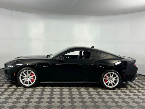 Used 2024 Ford Mustang GT Premium image 9