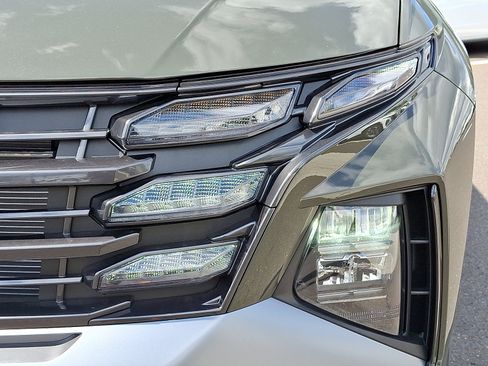 Used 2025 Hyundai Tucson SE AWD/4WD image 9