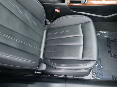 Used 2022 Audi A4 2.0T Premium image 36