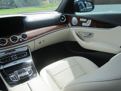 Used 2017 Mercedes-Benz E 300 image 14