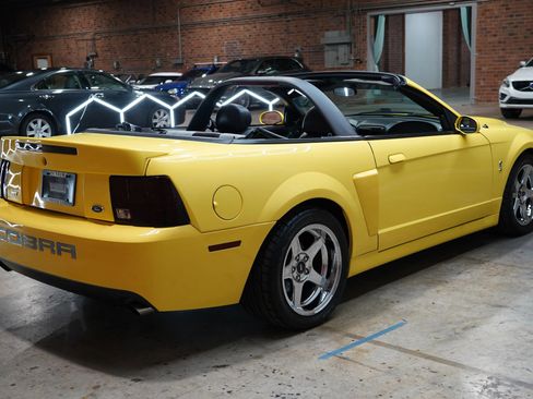 Used 2003 Ford Mustang Cobra image 19
