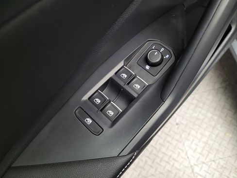 Used 2025 Volkswagen Jetta S image 27